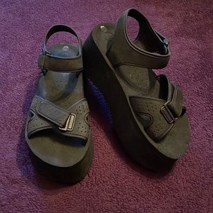 Thick Platform Sandals UO